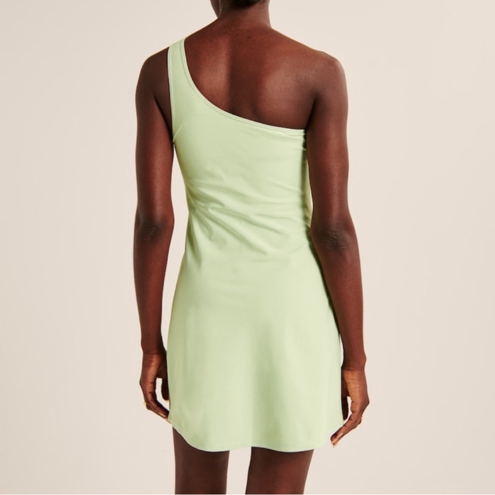 Abercrombie & Fitch Light Green One Shoulder Athletic Dress - Picture 3 of 10